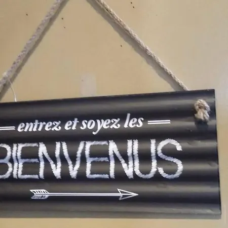 Le Colombier - A Deux Pas Du Square Charles De Gaulle Appartement *